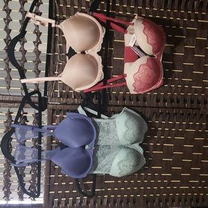 Victoria's Secret Women’s lot of 4 bra size 32DD
